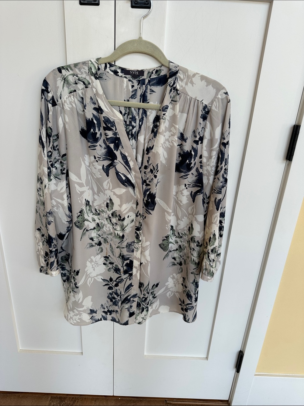 NYDJ Taupe Floral Split-Neck Blouse Size XL
